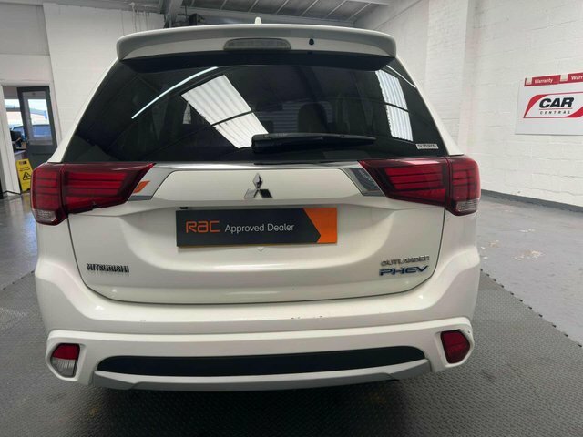 Mitsubishi Outlander 2.0 Outlander 5H Phev Cvt 4Wd White #5
