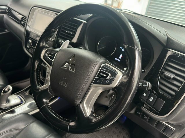 Mitsubishi Outlander 2.0H 12Kwh 4Hs Cvt 4Wd Euro 6 Ss Black #12