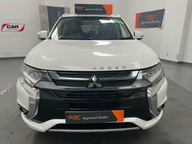 Mitsubishi Outlander 2.0 Outlander 5H Phev Cvt 4Wd White #2