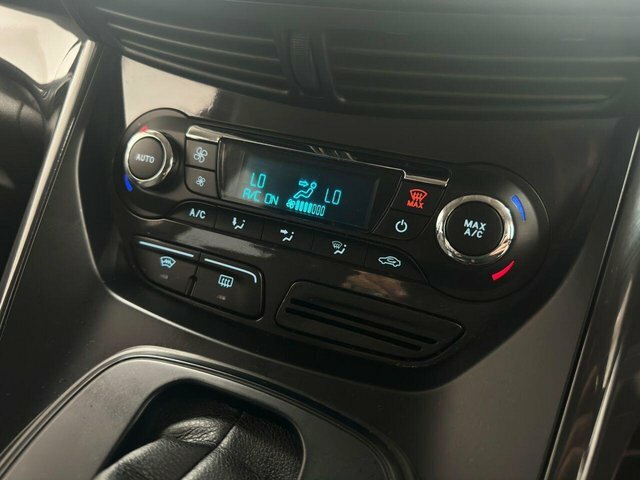 Ford Kuga 2.0 Tdci Zetec Suv 2Wd Euro 5 1 White #13