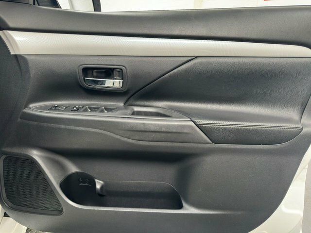 Mitsubishi Outlander 2.0H 12Kwh Gx4hs Cvt 4Wd Euro 5 Ss White #9