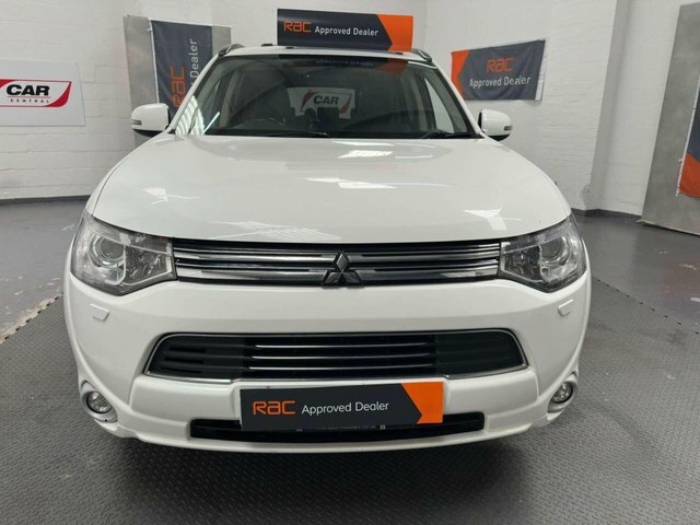 Mitsubishi Outlander 2.0 Outlander Gx 4H Phev 4Wd White #2