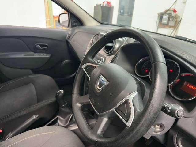 Dacia Sandero Essential Tce White #9
