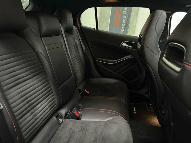 Mercedes-Benz GLA Class 220D 4Matic Amg Line Black #22