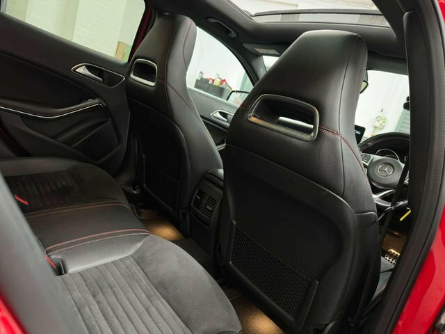 Mercedes-Benz GLA Class 220D 4Matic Amg Line Black #24