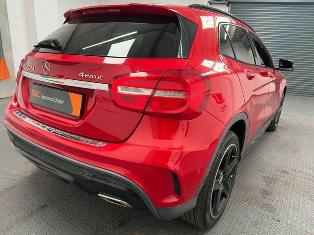 Mercedes-Benz GLA Class 2.1 Gla220d Amg Line Premium Plus Suv Red #4