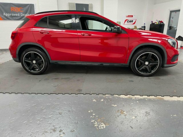 Mercedes-Benz GLA Class 2.1 Gla220d Amg Line Premium Plus Suv Red #5