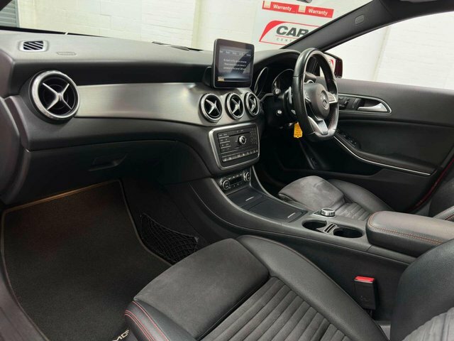Mercedes-Benz GLA Class 220D 4Matic Amg Line Black #31