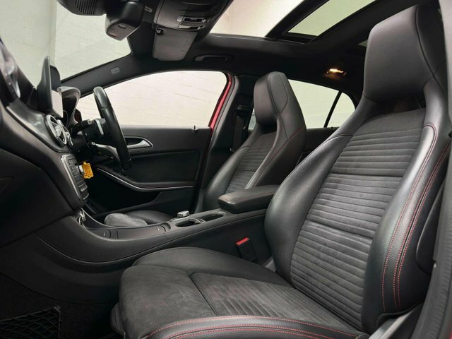 Mercedes-Benz GLA Class 220D 4Matic Amg Line Black #30