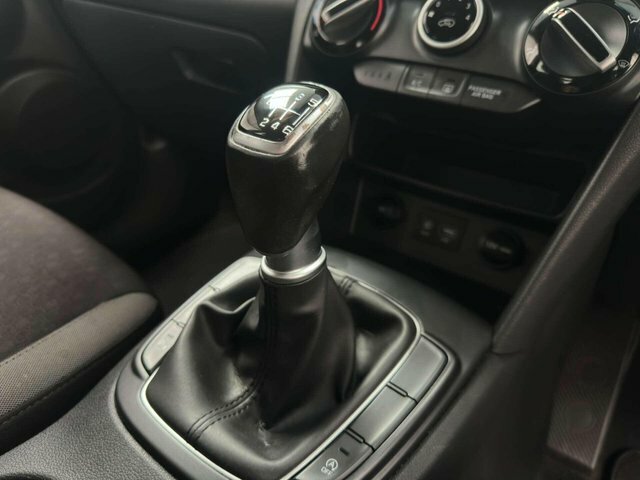 Hyundai Kona Premium Black #13