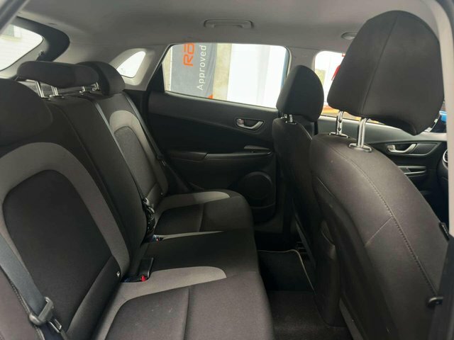 Hyundai Kona Premium Black #21
