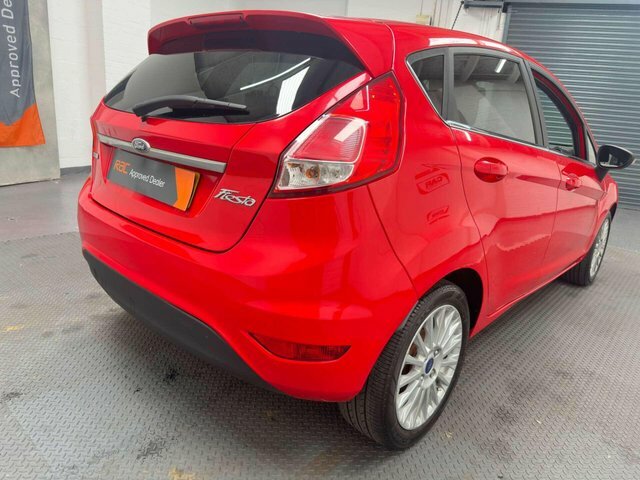 Ford Fiesta 1.0T Ecoboost Titanium Hatchback Red #6