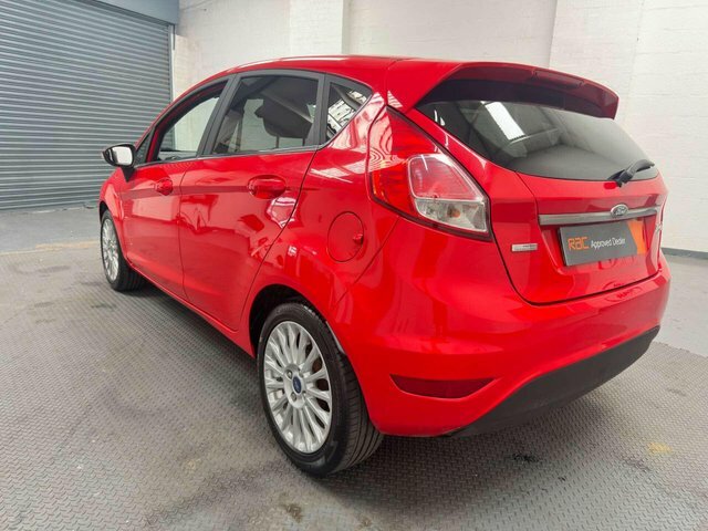 Ford Fiesta 1.0T Ecoboost Titanium Hatchback Red #4