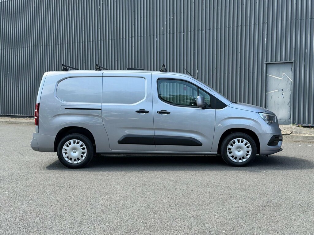 Vauxhall Combo 1.5 Turbo D 2300 Sportive L2 H1 Euro 6 Ss MK69YDN #4