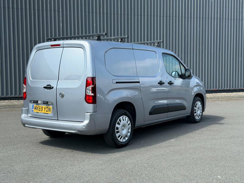 Vauxhall Combo 1.5 Turbo D 2300 Sportive L2 H1 Euro 6 Ss MK69YDN #5