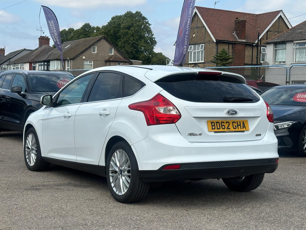 Ford Focus Zetec 5-Door Black #9