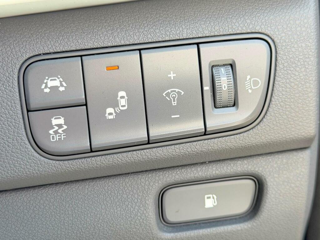 Kia Niro 3 Phev 5-Door Blue #25