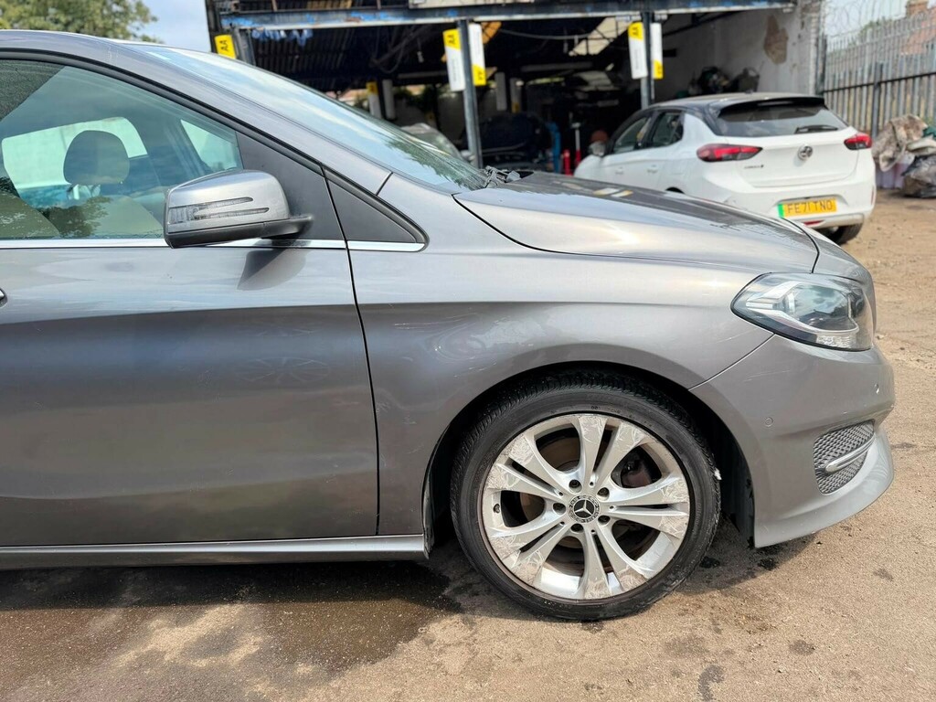 Mercedes-Benz B Class 2.1 B200d Sport Black #47