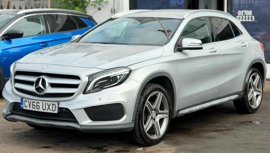 Mercedes-Benz GLA Class 1.6 Gla200 Amg Line Premium 7G-dct Euro 6 Ss Silver #3