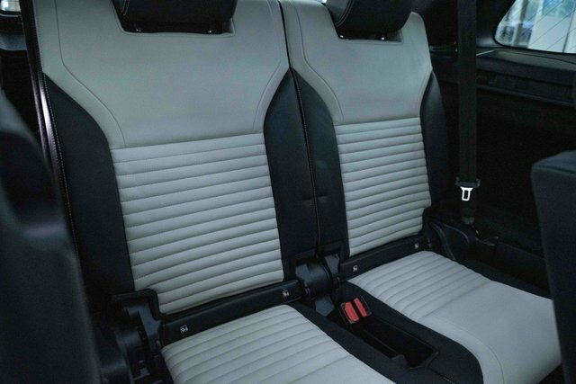 Land Rover Discovery 3 .0 D300 Mhev R-dynamic Hse White #38