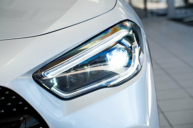 Mercedes-Benz GLA Class 2.0 Gla220d Amg Line Premium Plus Suv Silver #4