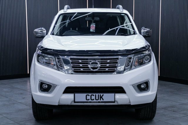 Nissan Navara 2.3 Dci Tekna Pickup Double Cab 4W White