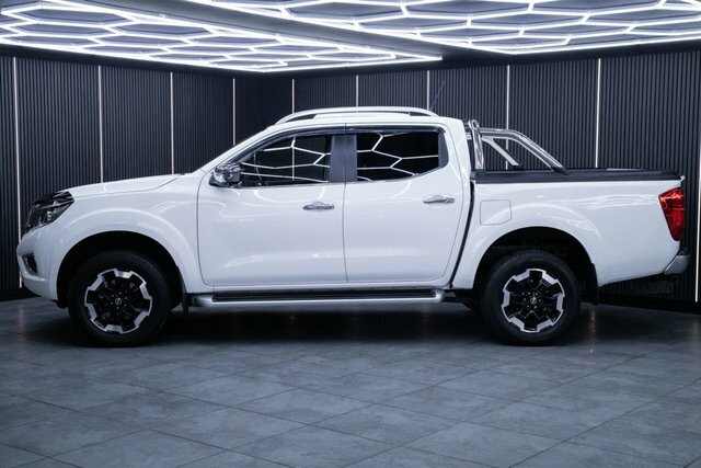 Nissan Navara 2.3 Dci Tekna Pickup Double Cab 4W White #5
