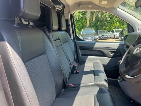 Vauxhall Vivaro 2.0 Turbo D 3100 Sportive Crew Van L2 H1 Euro 6 S Grey #27