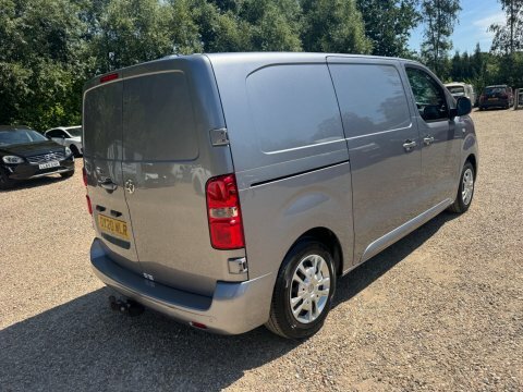 Vauxhall Vivaro 2.0 Turbo D 3100 Sportive Crew Van L2 H1 Euro 6 S Grey #16