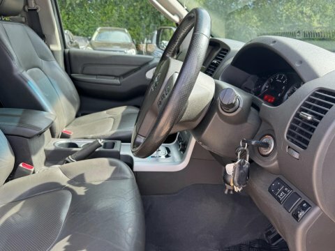 Nissan Navara 2.5 Dci Tekna Double Cab Pickup 4Wd Euro 5 Grey #20