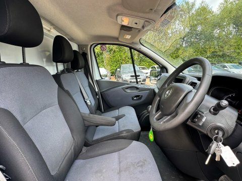 Vauxhall Vivaro 1.6 Cdti 2900 Biturbo Black #32