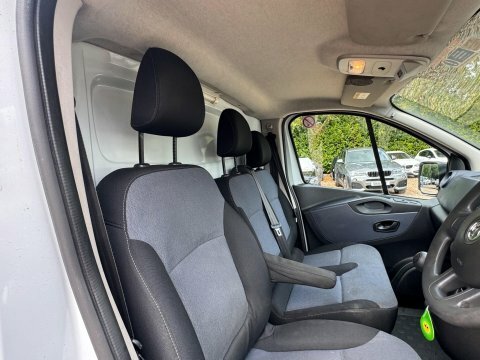 Vauxhall Vivaro 1.6 Cdti 2900 Biturbo Black #37