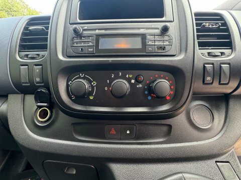 Vauxhall Vivaro 1.6 Cdti 2900 Biturbo Black #38