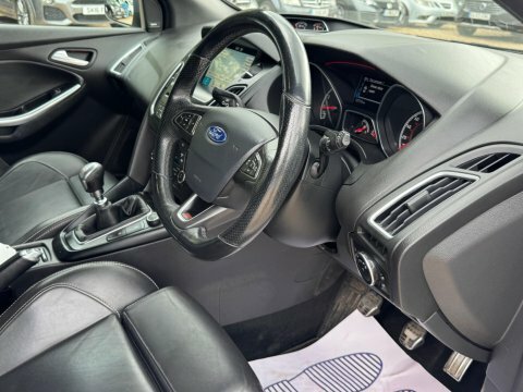 Ford Focus 1.0 Ecoboost 125 Titanium Navigation Black #23