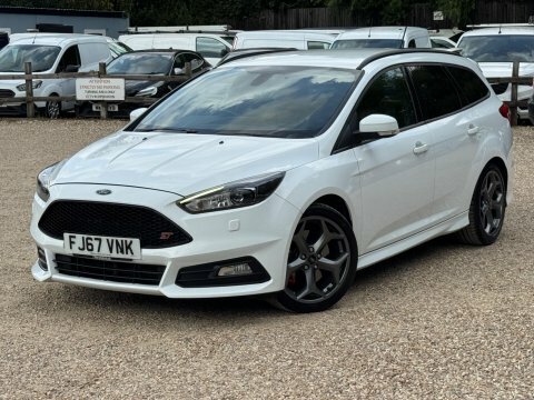 Ford Focus 2.0T Ecoboost St-3 White