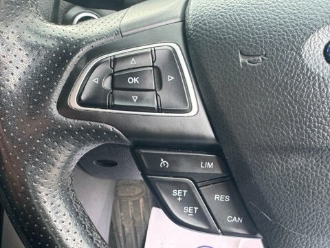 Ford Focus 1.0 Ecoboost 125 Titanium Navigation Black #28