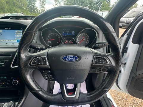 Ford Focus 1.0 Ecoboost 125 Titanium Navigation Black #29