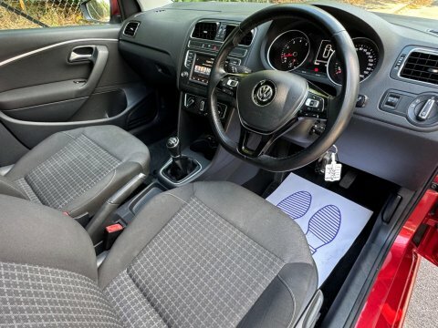 Volkswagen Polo 1.2 Tsi Bluemotion Red #2