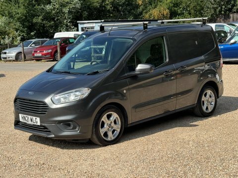 Ford Transit Courier 1.0 Ecoboost Limited Grey #4