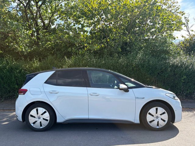 Volkswagen ID.3 Pro 58Kwh Family Hatchback 145 White #3