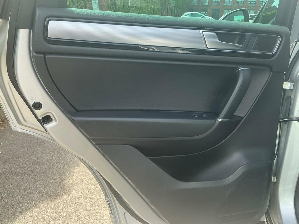 Volkswagen Touareg 3.0L V6 R-line Tdi Bluemotion Technology 2 Blue #29