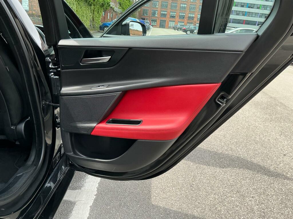 Jaguar XE 2.0 Gtdi Prestige Saloon Euro 6 S Red #24