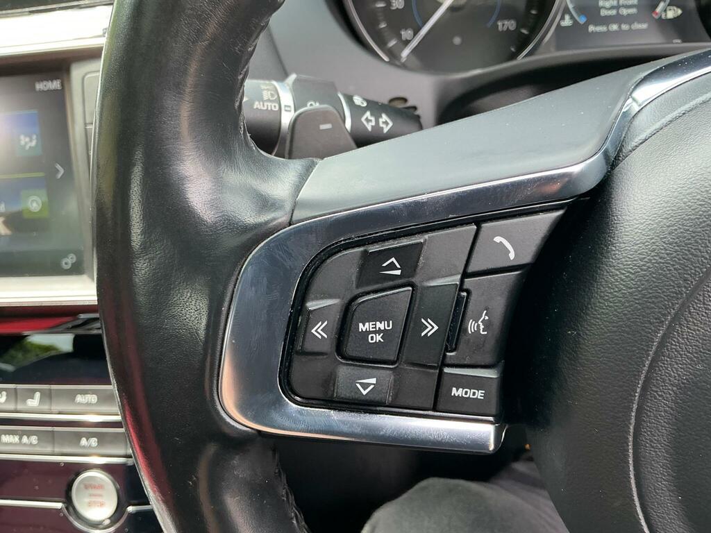 Jaguar XE 2.0 Gtdi Prestige Saloon Euro 6 S Red #21