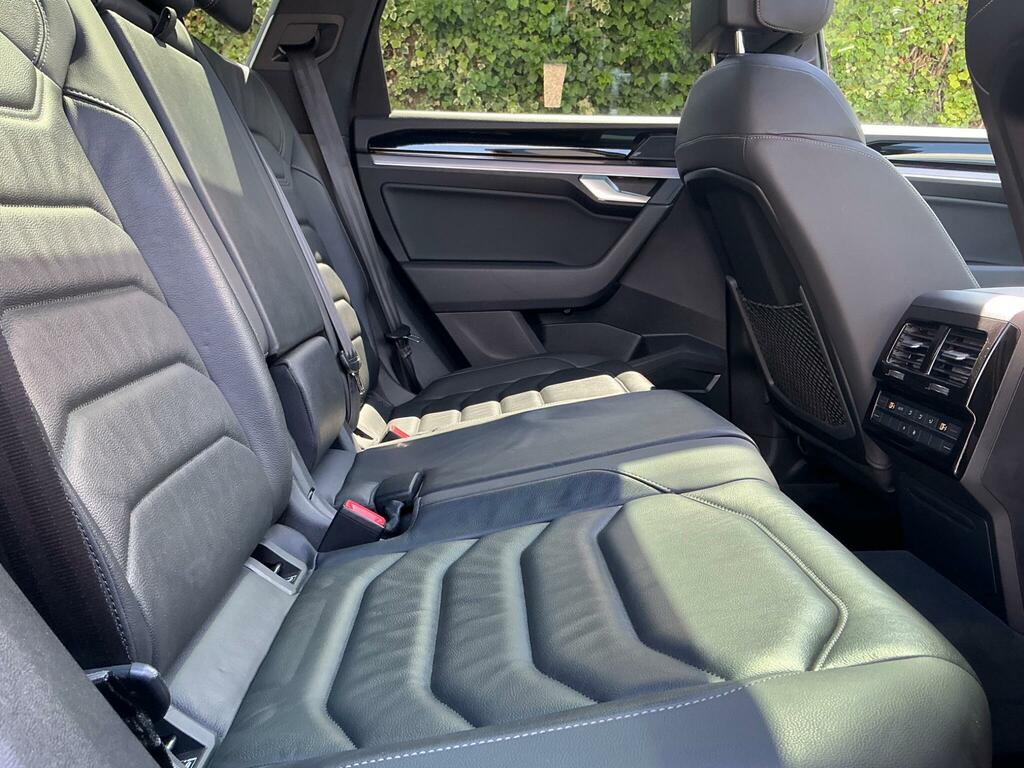 Volkswagen Touareg R-line Tech Grey #21