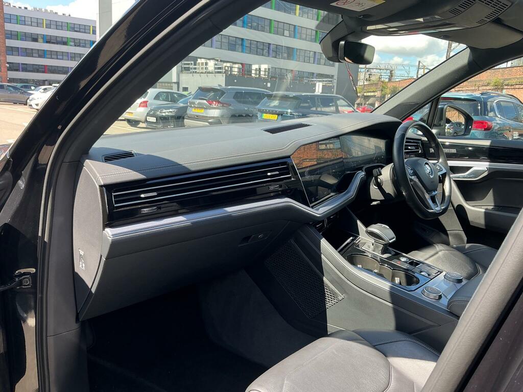 Volkswagen Touareg R-line Tech Grey #15