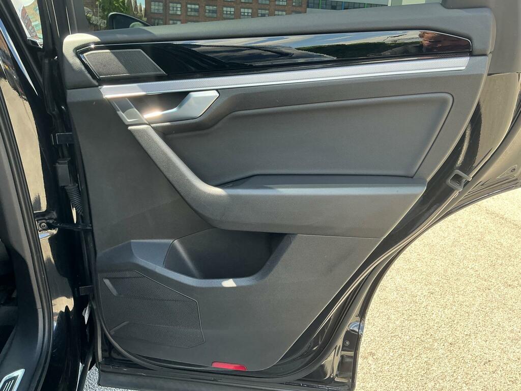 Volkswagen Touareg R-line Tech Grey #34
