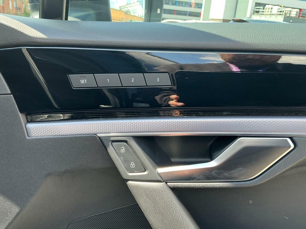Volkswagen Touareg R-line Tech Grey #31