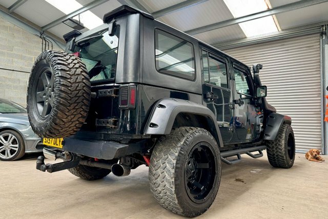 Jeep Wrangler 2.8 Crd Sahara Unlimited Suv 4Wd E Black #3
