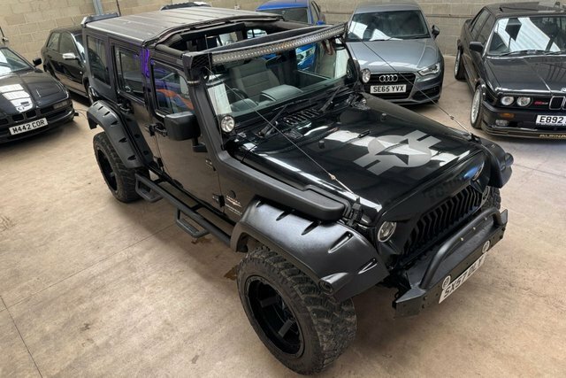 Jeep Wrangler 2.8 Crd Sahara Unlimited Suv 4Wd E Black #4