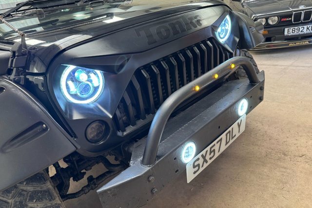 Jeep Wrangler 2.8 Crd Sahara Unlimited Suv 4Wd E Black #2